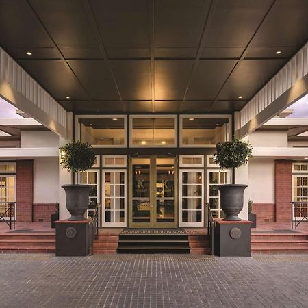 Hotel Kurrajong Канберра Экстерьер фото