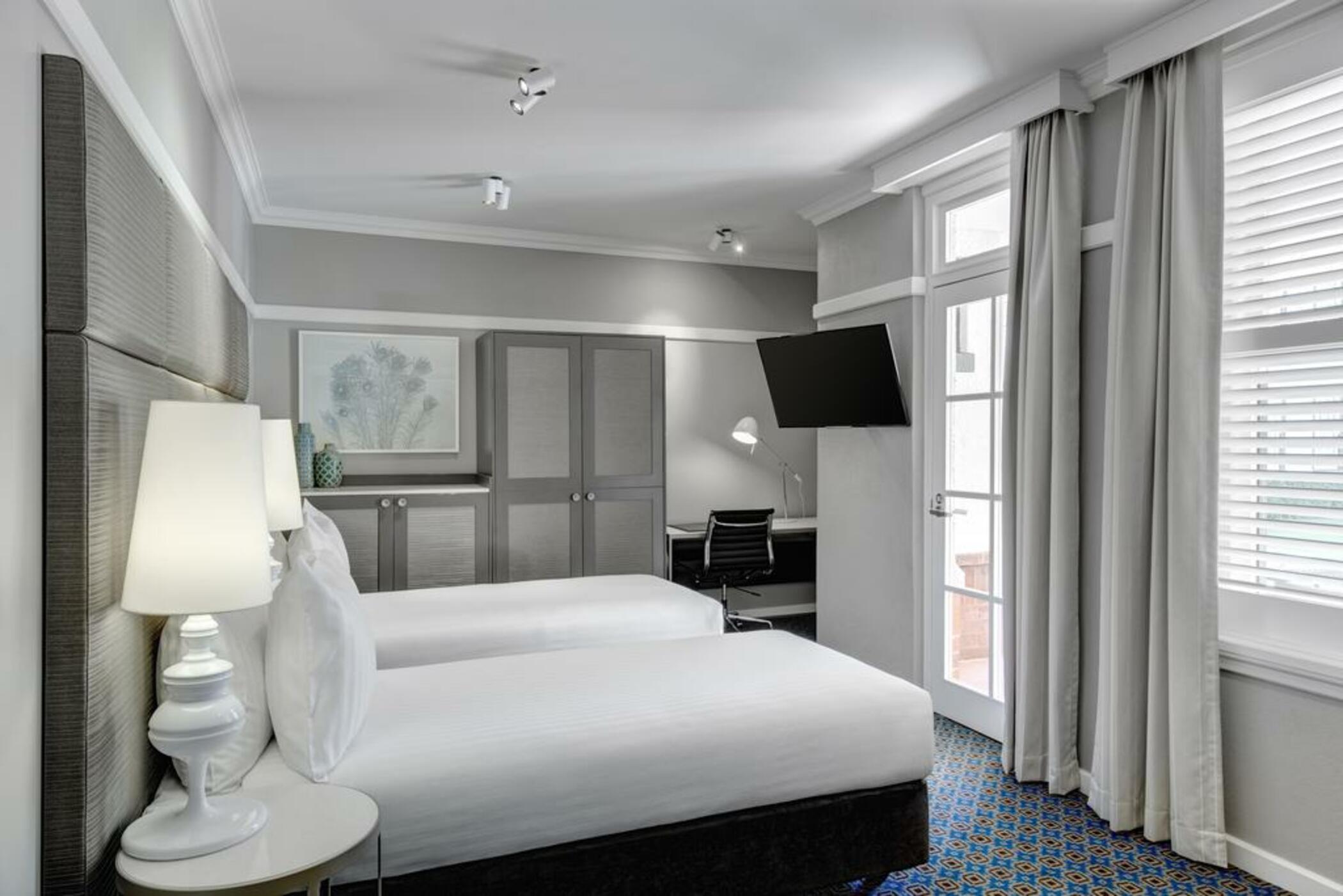 Hotel Kurrajong Канберра Экстерьер фото