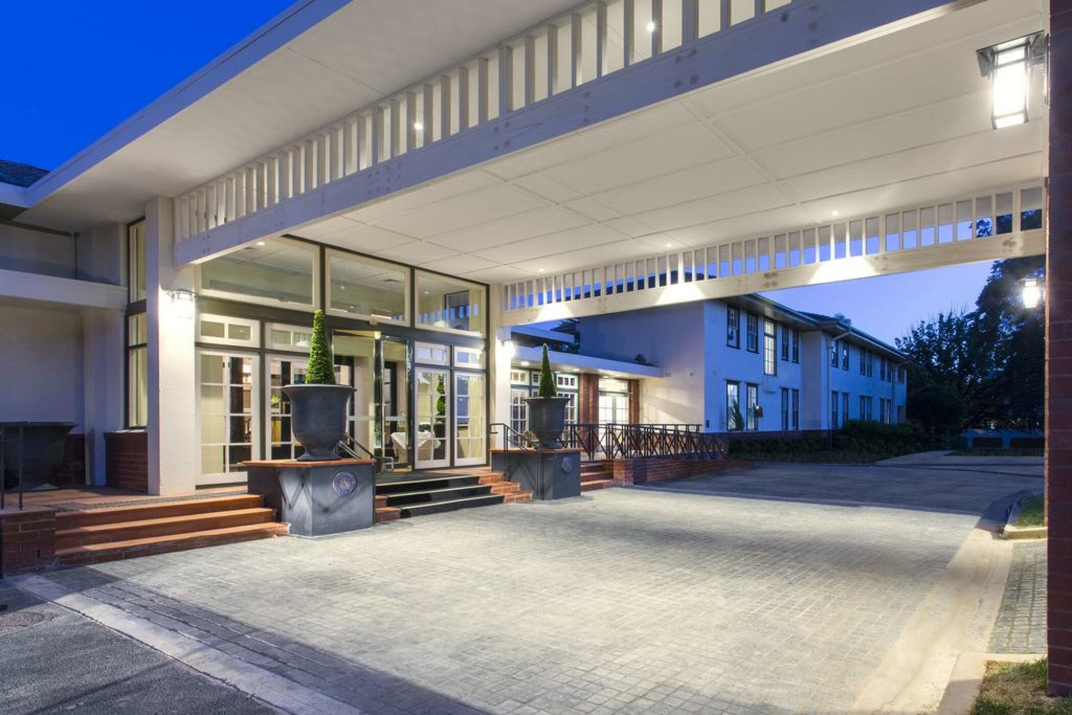 Hotel Kurrajong Канберра Экстерьер фото