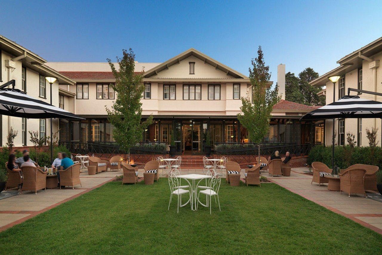 Hotel Kurrajong Канберра Экстерьер фото